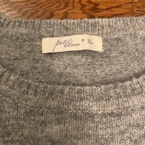 Star Sweater - Picture 5 of 5